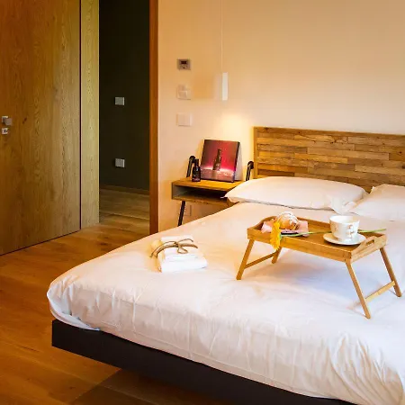 Agri-relais Ventisettegradi 4* モンテマルチャーノ